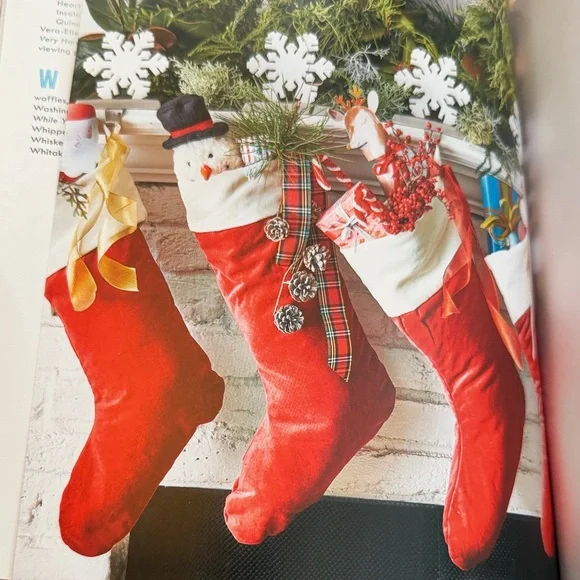 The Christmas Movie Cookbook by Julia Rutland - Red Cover NEW - Picture 6 of 8